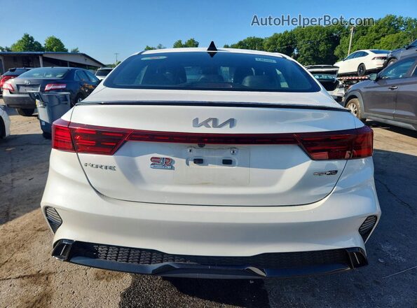 3KPF54AD3PE646140 2023 KIA FORTE White Հետևի տեսք