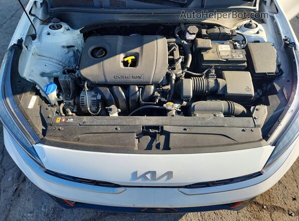 3KPF54AD3PE646140 2023 KIA FORTE White Սալոնի հետևի տեսք