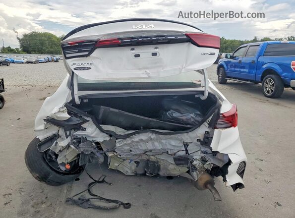 3KPF54AD3PE667621 2023 KIA FORTE White Вид ззаду