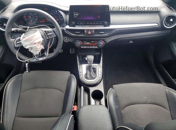 3KPF54AD3PE667621 2023 KIA FORTE White Вид панелі приладів