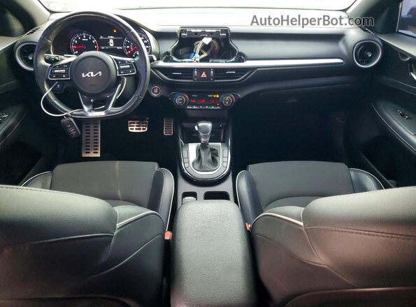 3KPF54AD4NE439995 2022 KIA FORTE Orange 
