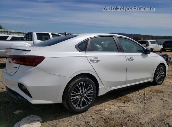 3KPF54AD4NE484032 2022 KIA FORTE White Задня права чверть