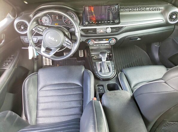 3KPF54AD4NE484032 2022 KIA FORTE White Вид панелі приладів