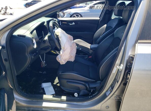 3KPF54AD4PE612031 2023 KIA FORTE Gray Widok wnętrza z przodu