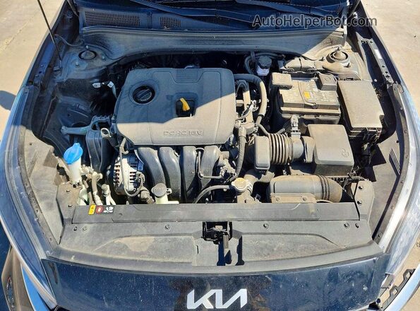 3KPF54AD4RE779430 2024 KIA FORTE Black Widok wnętrza z tyłu
