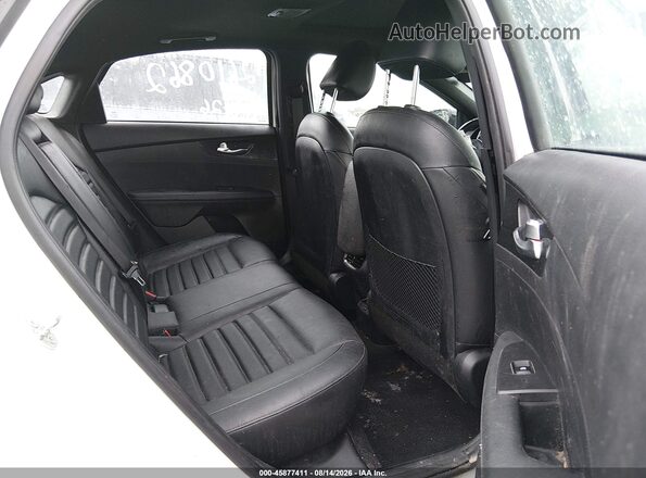 3KPF54AD4RE822762 2024 KIA FORTE White Widok naklejki z numerem VIN