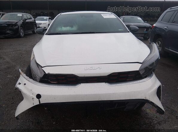 3KPF54AD4RE822762 2024 KIA FORTE White Widok zestawu wskaźników