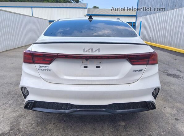 3KPF54AD4RE835236 2024 KIA FORTE White Հետևի տեսք
