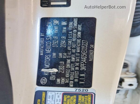 3KPF54AD5KE035227 2019 KIA FORTE White Vista del compartimento del motor