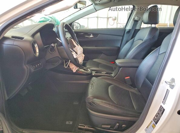 3KPF54AD5KE035227 2019 KIA FORTE White Vista interior delantera