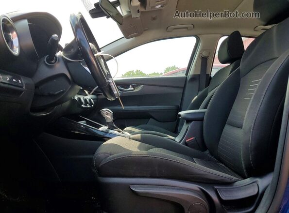 3KPF54AD5ME296778 2021 KIA FORTE Blue Front interior view