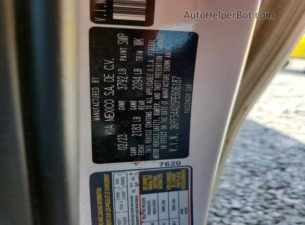 3KPF54AD5PE606187 2023 KIA FORTE White Widok naklejki z numerem VIN