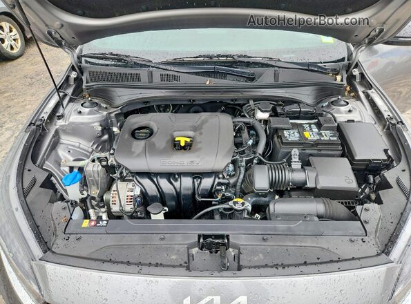 3KPF54AD5PE646639 2023 KIA FORTE Silver უკანა სალონის ხედი