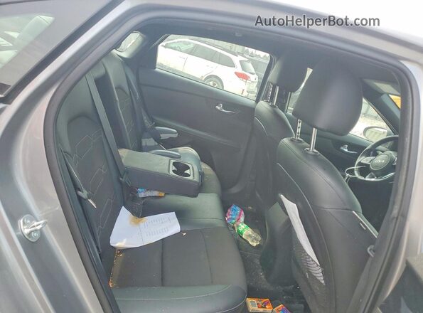 3KPF54AD5RE706051 2024 KIA FORTE Gray Vista de los asientos traseros