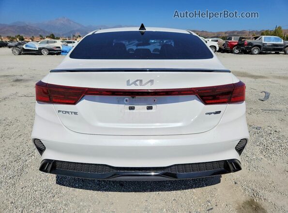 3KPF54AD6PE521763 2023 KIA FORTE White Вид ззаду