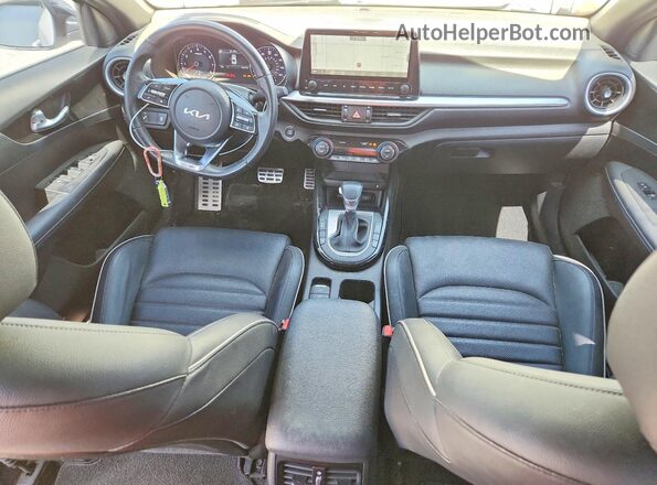 3KPF54AD6PE521763 2023 KIA FORTE White Вид панелі приладів