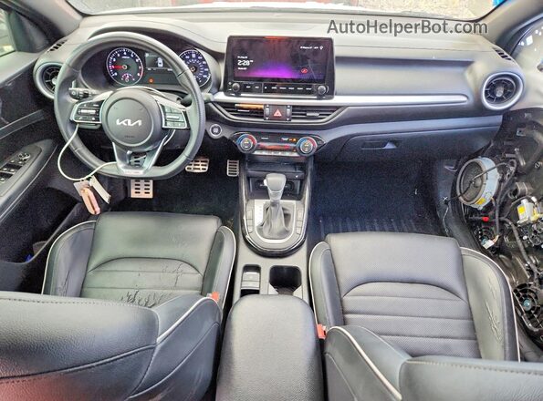 3KPF54AD6PE650537 2023 KIA FORTE White უკანა სავარძლების ხედი