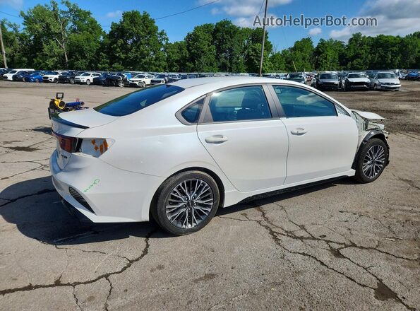 3KPF54AD6RE802397 2024 KIA FORTE White Tył prawy