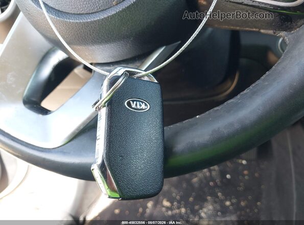 3KPF54AD7KE040672 2019 KIA FORTE White Vista del salpicadero