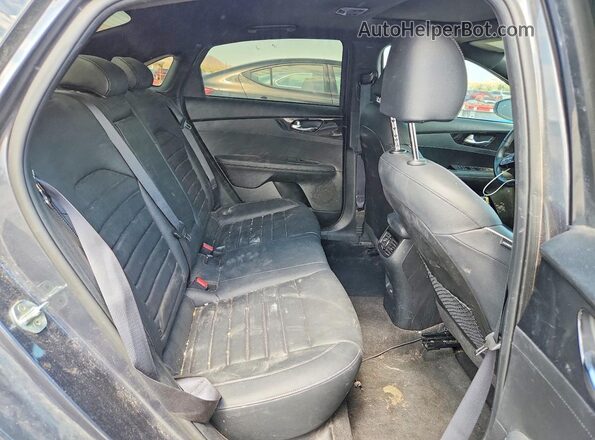 3KPF54AD7PE572124 2023 KIA FORTE Угольный Вид задних сидений