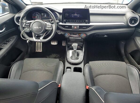 3KPF54AD7PE656430 2023 KIA FORTE Синий Вид панели приборов