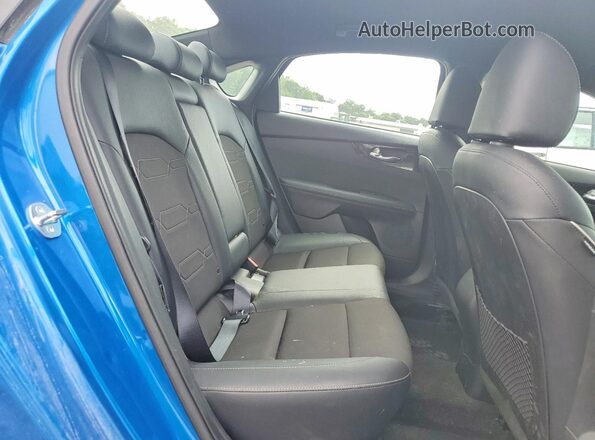 3KPF54AD7PE656430 2023 KIA FORTE Синий Вид задних сидений