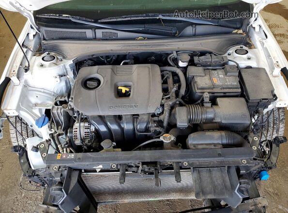 3KPF54AD7RE775663 2024 KIA FORTE White Սալոնի հետևի տեսք
