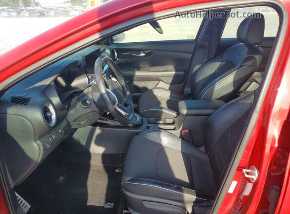 3KPF54AD7RE779650 2024 KIA FORTE Red წინა სალონის ხედი