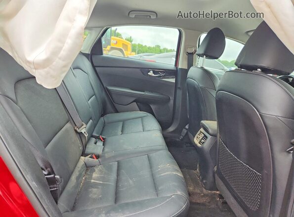 3KPF54AD8LE154357 2020 KIA FORTE Red უკანა სავარძლების ხედი