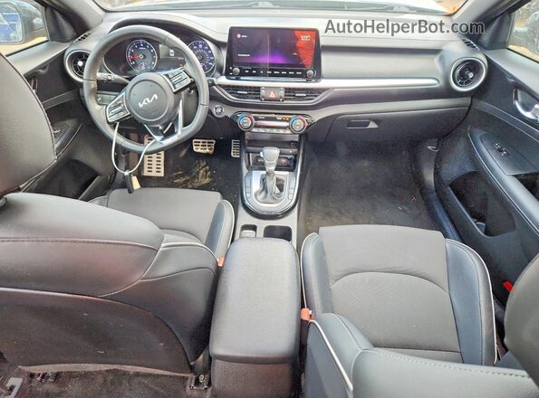 3KPF54AD8NE459277 2022 KIA FORTE Black Առջևի վահանակի տեսք