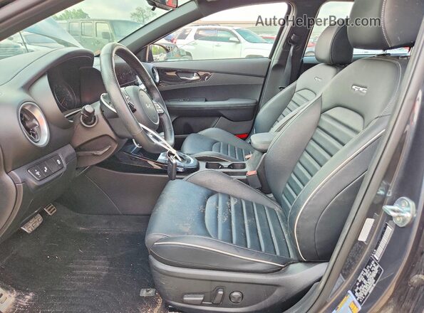 3KPF54AD8NE472594 2022 KIA FORTE Gray Widok wnętrza z przodu