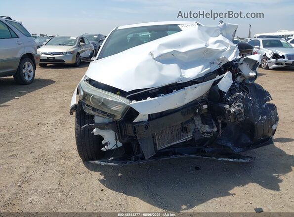 3KPF54AD8RE718968 2024 KIA FORTE White Front view