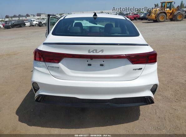 3KPF54AD8RE718968 2024 KIA FORTE White 