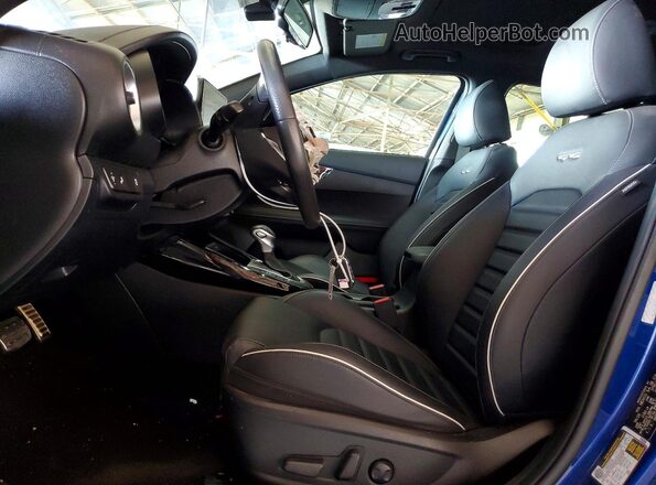 3KPF54AD8RE788759 2024 KIA FORTE Blue წინა სალონის ხედი