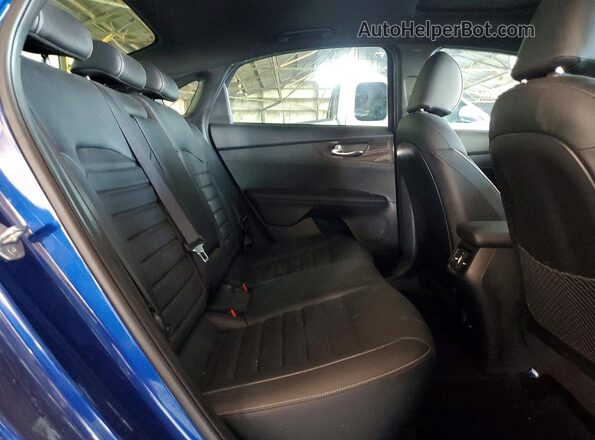 3KPF54AD8RE788759 2024 KIA FORTE Blue უკანა სავარძლების ხედი