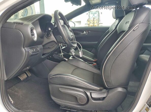3KPF54AD9NE452208 2022 KIA FORTE White Vista interior delantera