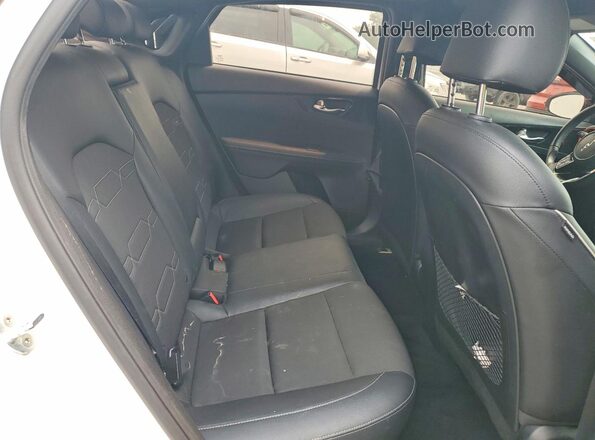 3KPF54AD9NE491736 2022 KIA FORTE White უკანა სავარძლების ხედი