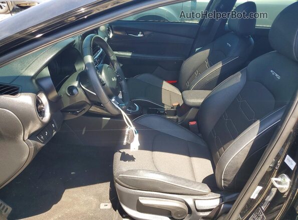3KPF54AD9PE532417 2023 KIA FORTE Black Front interior view