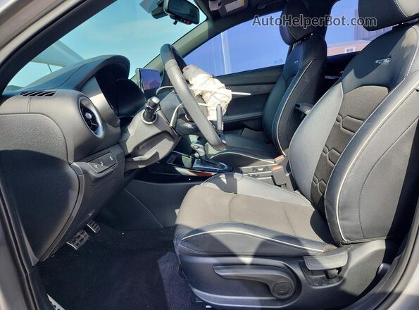 3KPF54AD9PE611702 2023 KIA FORTE Gray Vista interior delantera