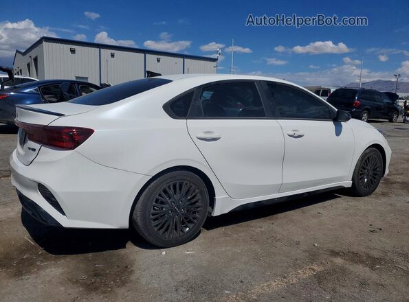 3KPF54AD9PE687159 2023 KIA FORTE White Trasero derecho