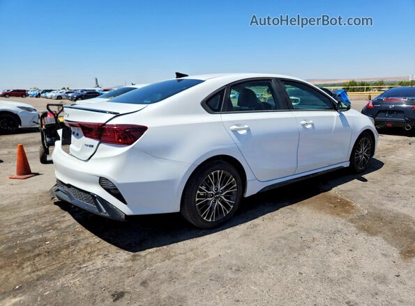 3KPF54AD9RE789757 2024 KIA FORTE Белый Задняя правая четверть
