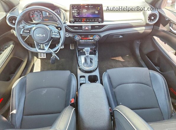 3KPF54AD9RE789757 2024 KIA FORTE Белый Вид панели приборов