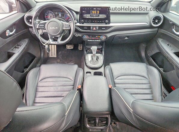 3KPF54ADXNE438477 2022 KIA FORTE Черный Вид панели приборов