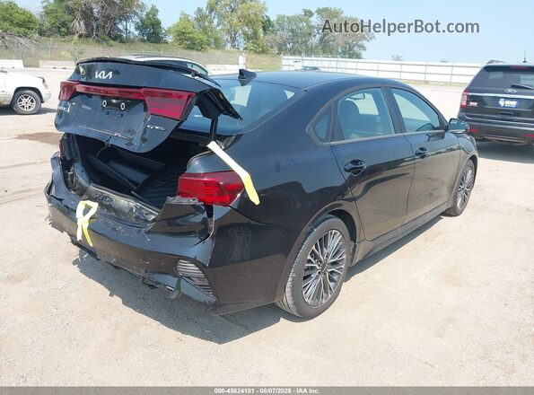 3KPF54ADXRE839419 2024 KIA FORTE Black Tył prawy