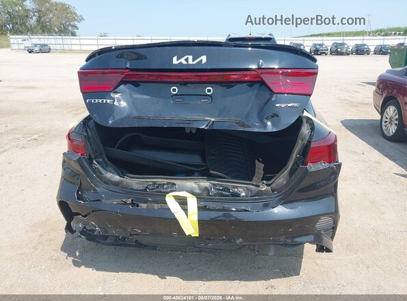 3KPF54ADXRE839419 2024 KIA FORTE Black Widok z przodu