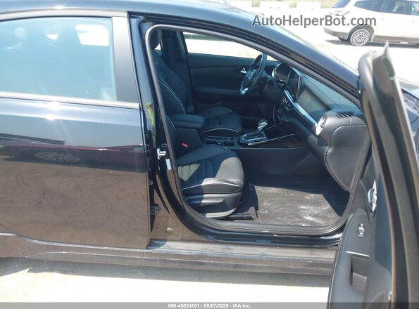3KPF54ADXRE839419 2024 KIA FORTE Black Widok wnętrza z przodu