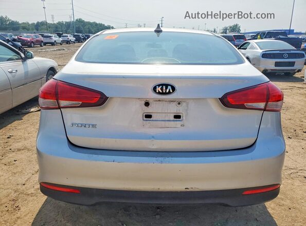 3KPFK4A70HE027581 2017 KIA FORTE Silver Vista trasera