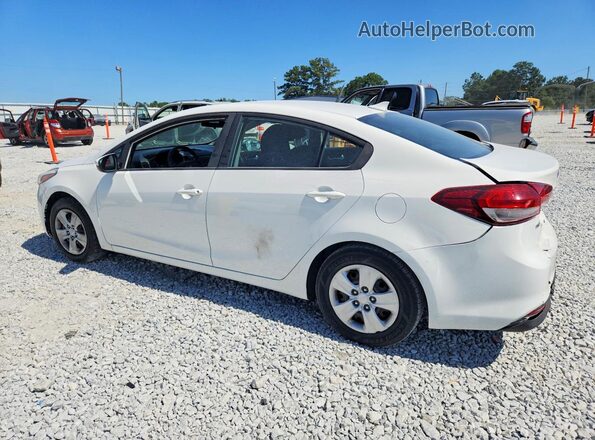 3KPFK4A70HE037382 2017 KIA FORTE White Front right