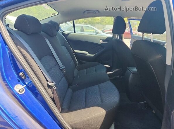 3KPFK4A70HE076523 2017 KIA FORTE Blue Вид задніх сидінь