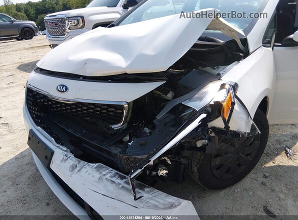 3KPFK4A70HE100836 2017 KIA FORTE White Front view